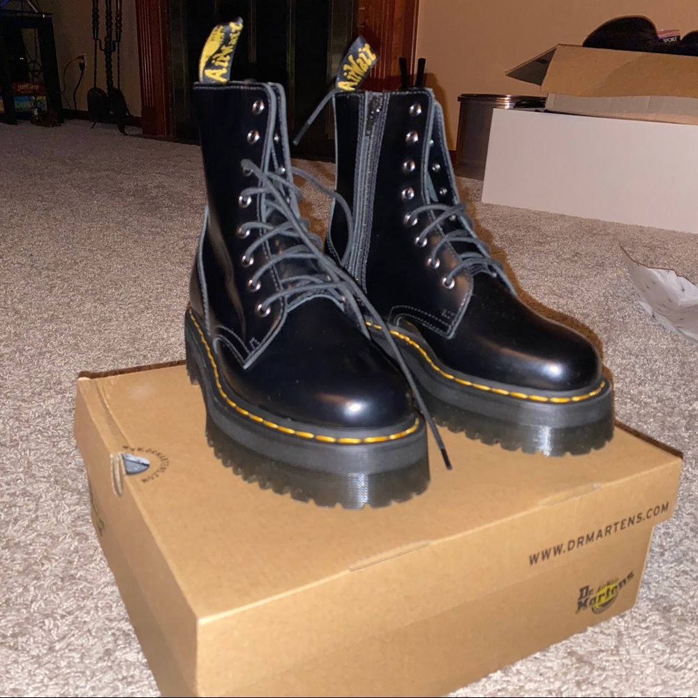 BRAND NEW Dr. (Doc) Martens, Jadon Boot